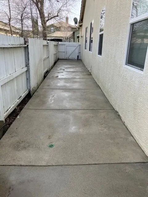 Pressure Washing Concrete Cleaning in Roseville